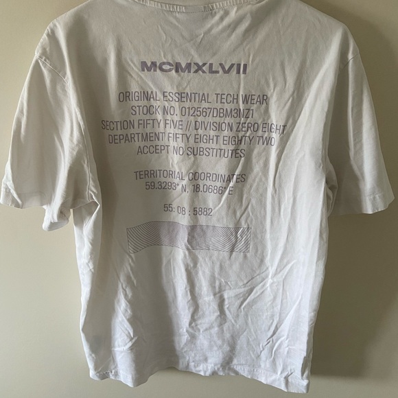 H&M graphic tee - Picture 1 of 4